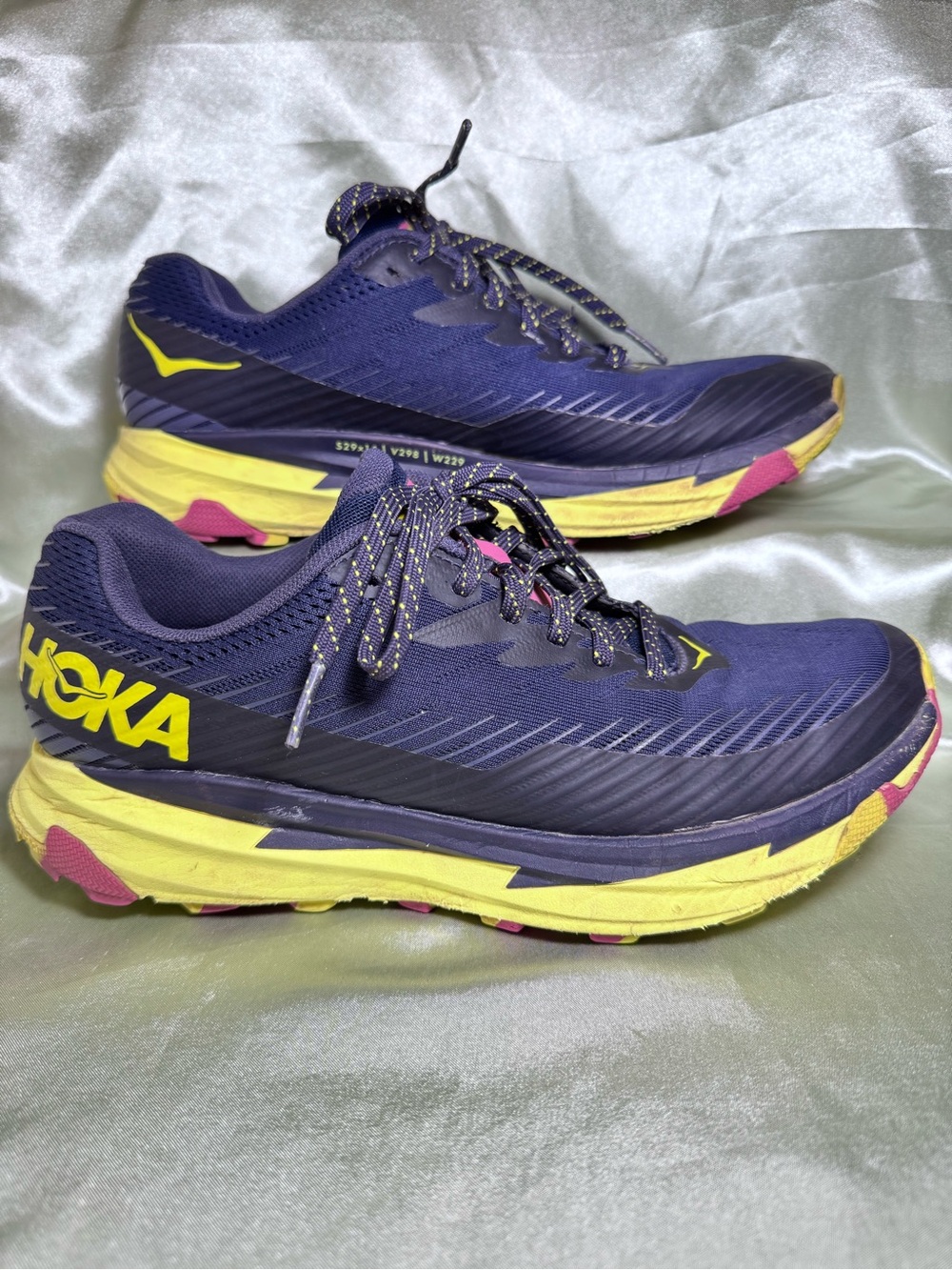 Hoka One One W Torrent 2 Deep Well Evening Primrose Trail Shoes 1110497 Size 8⁠